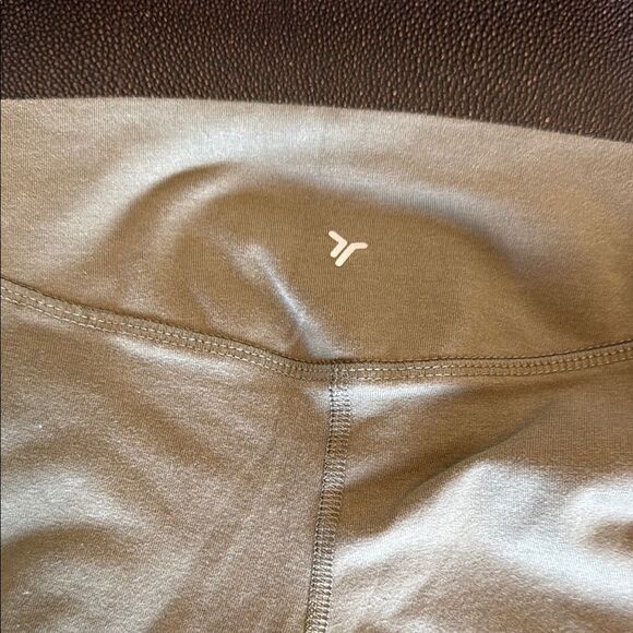 Old Navy Bundle of Black and Green High-Waist  Cross Over Flare Leggings size XS - Picture 8 of 9